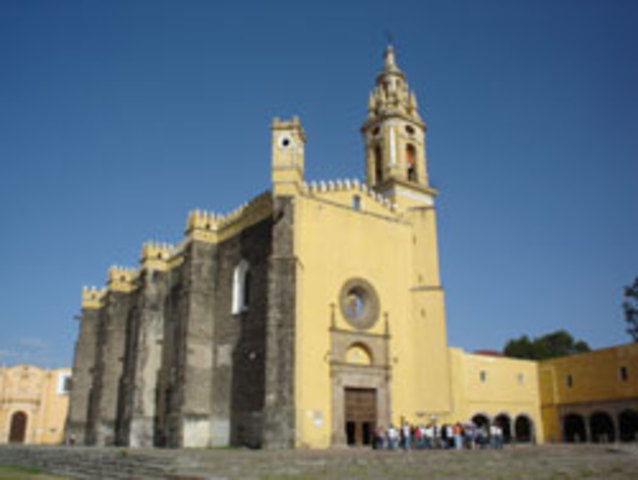 Se restablecen los conventos.