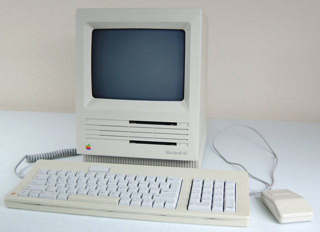 Apple Macintosh SE was released