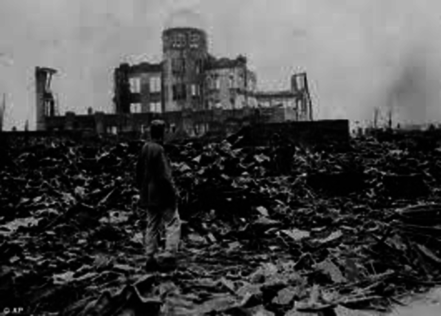 Atomic bomb dropped on Hiroshima