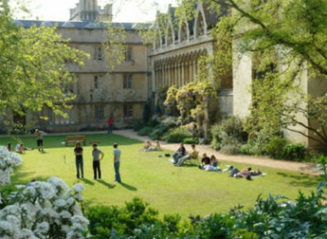 tercer acontecimiento las u. SIGLO XII - XIII