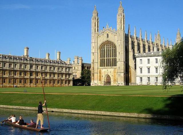 Universidad de Cambridge (Inglaterra) en 1208