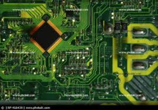 Aparecen los circuitos integrados