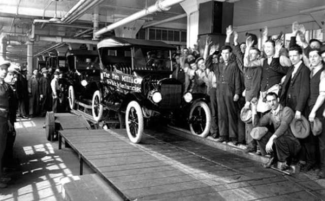 NACE FORD MOTOR COMPAÑY