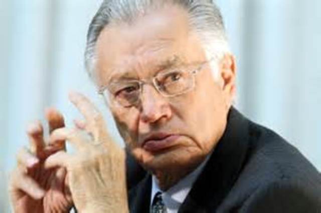 Carlos Salinas Nombra a Manuel Bartlett Secretario de Educación Pública. Programa para la Modernización Educativa que propone la reforma de planes y programas de estudio