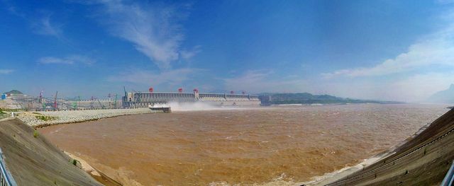 Construction  Begins on the Three Gorges Dam