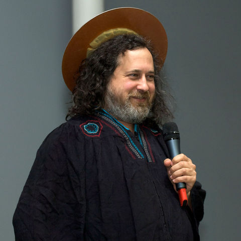 Stallman Crea la Free Software Foundation