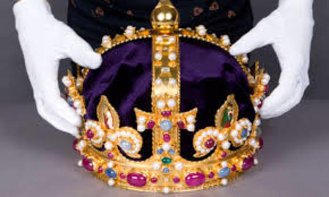 First Tudor king, Henry VII, is crowned