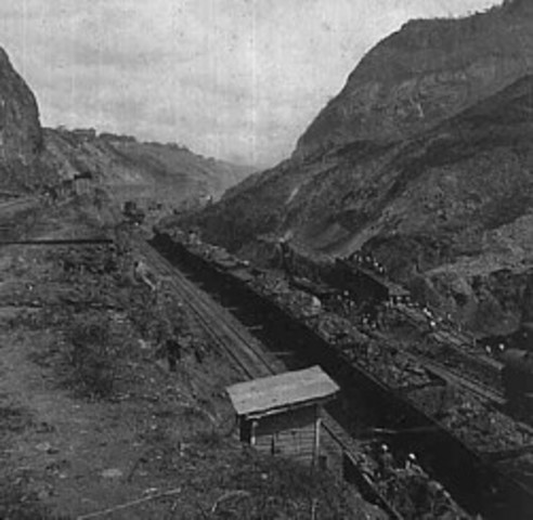 Panama ratifies the Hay-Bunau-Varilla Treaty