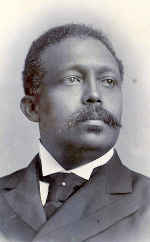 Nuevamente fundada "Universidad Republicana"