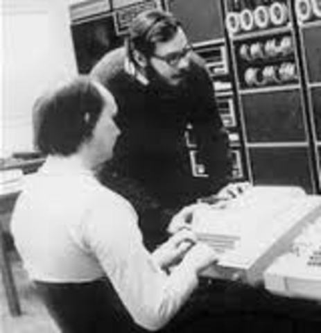 Kennet Thompson y Dennis Ritchie