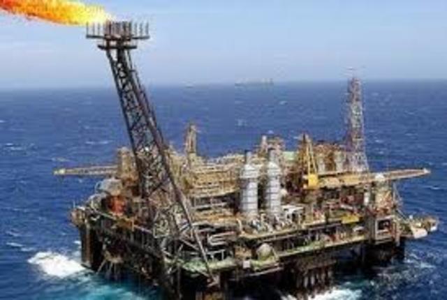 Auge de la explotación petrolera y refinación