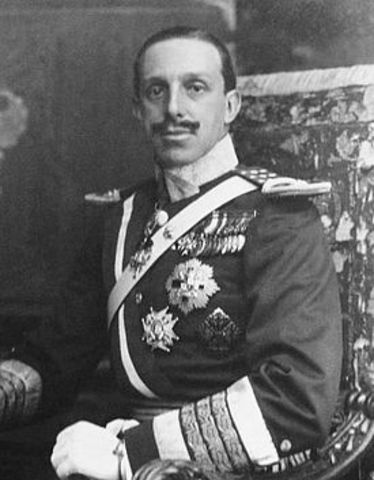 Alfonso XIII asume el poder