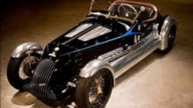 Primer vehículo eléctrico y a gas