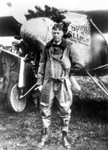Charles Lindbergh Flies Solo Across the Atlantic Ocean