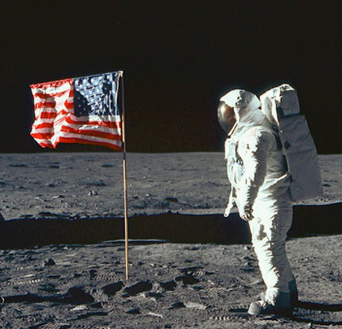 The First Moonwalk made by the US