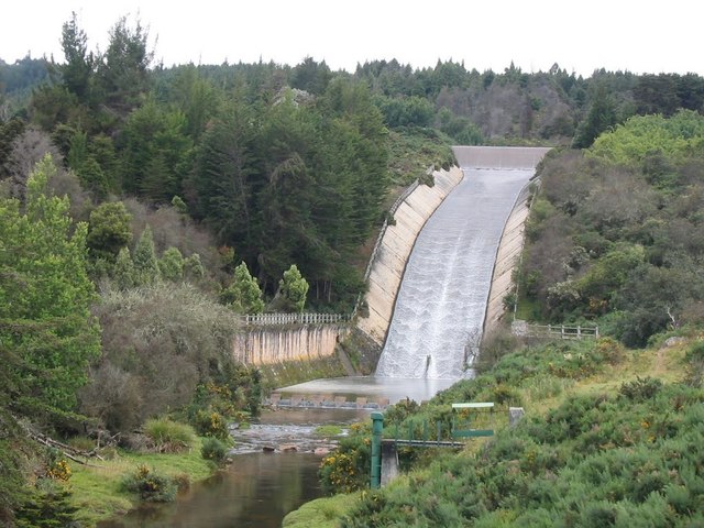 construccion embalse la regadera