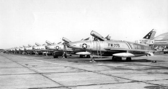 Marvin Inlists to the airforce