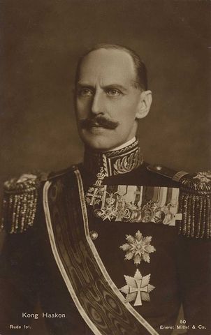 Haakon VII tatt i ed som Norges konge
