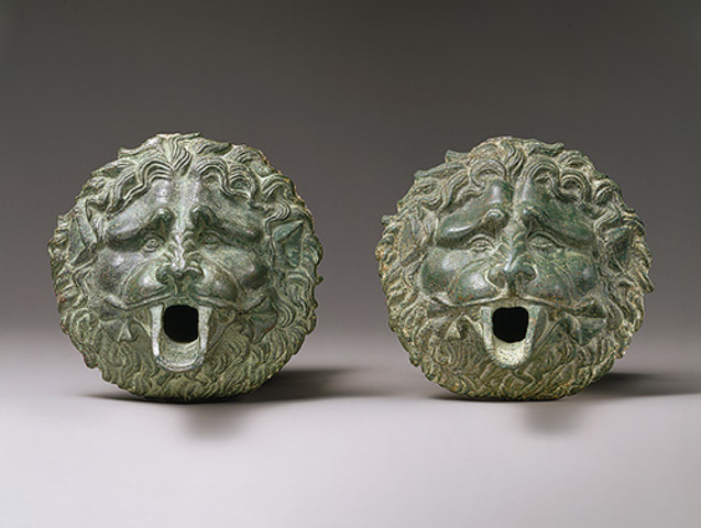 Water spouts in the form of a lion mask
