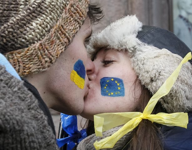 Yanukovych Spurns EU Agreement