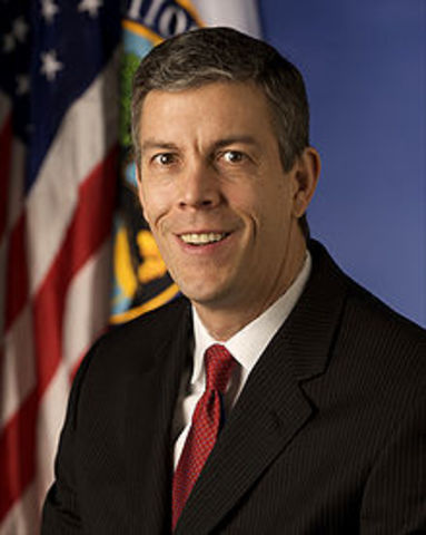 Arne Duncan is appointed U.S. Secretary of Education.