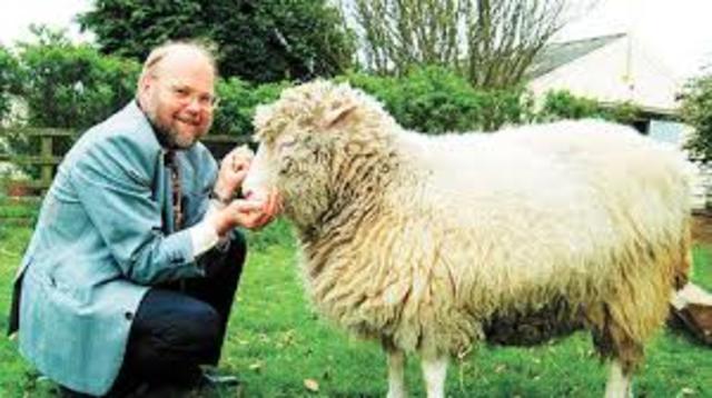 DOLLY y el problema bioetico