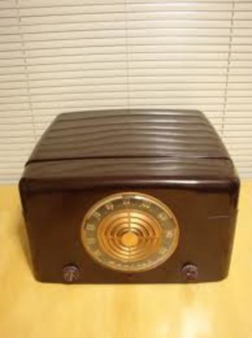 first AM radio