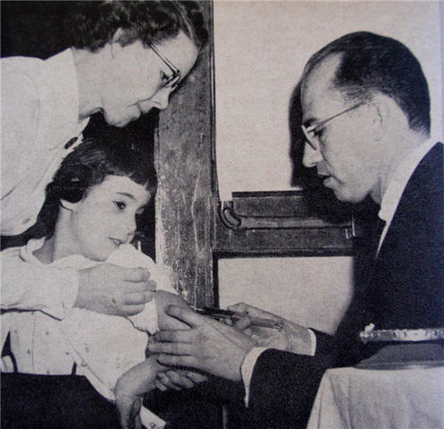 Salik discovers polio vaccines