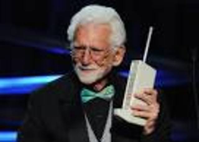 The First Modile Phone