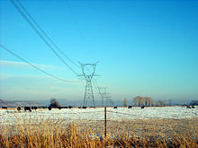 first long- distance high voltage transmission line