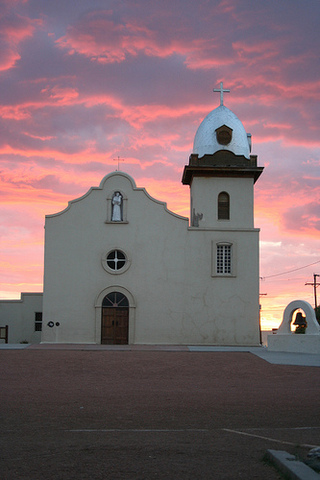 Spaniards establish the first Texas mission