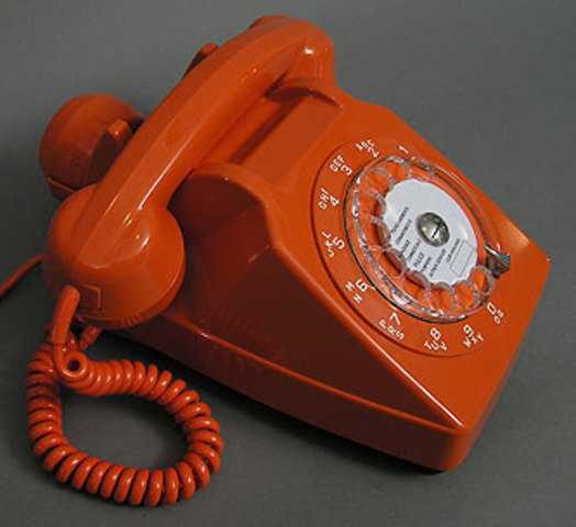 El teléfono permite comunicaciones profesores - alumnos