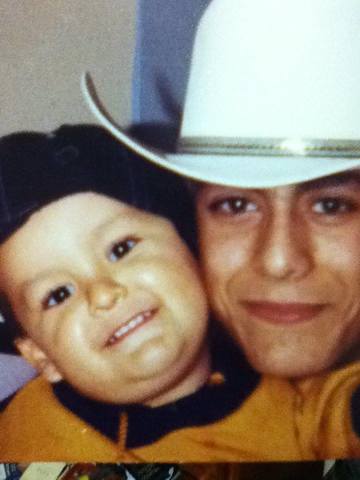 Gerardito en su forma de niño pequeño.