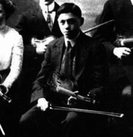 Elie meet Moishe the Beadle