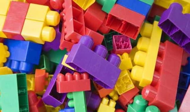 πρώτα πλαστικά τουβάκια