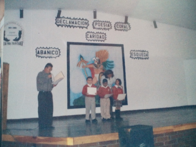 Aqui estaba en 3° de primaria y gane un concurso de poesia en 2° lugar