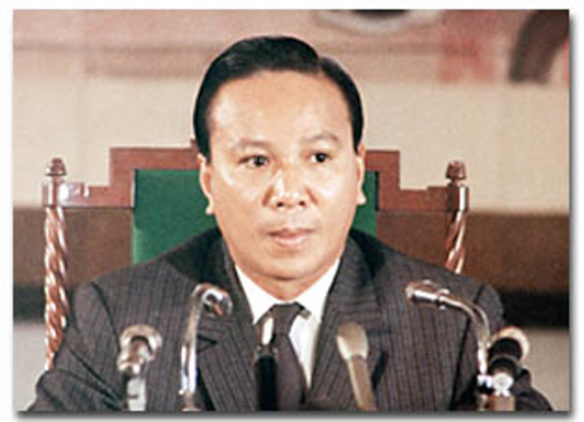 South Vietnamese President Thieu resigns