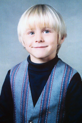 1st try at a song at age 4