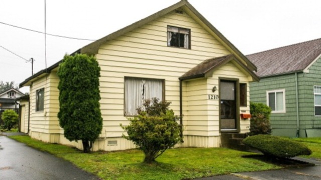 The Cobains move from Hoquiam shack to a real house and a home in Aberdeen