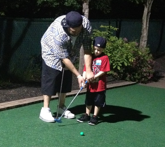 Jospeh plays Mini Golf