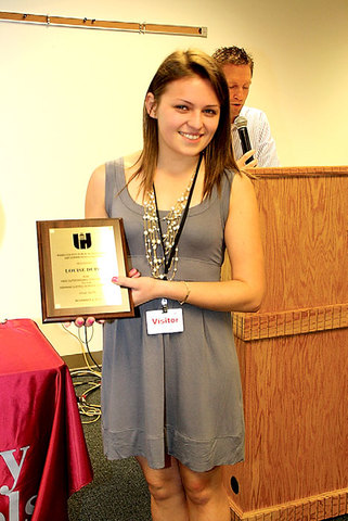 recibiendo el grado de Maestra Normalista Superior