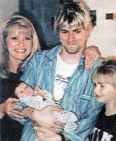 Frances Bean Cobain born