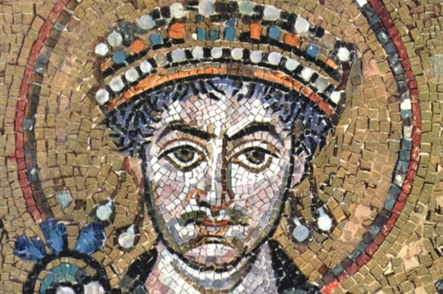 Justinian 1 becomes Eastern RAoman EMPEROR.