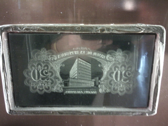 8 billetes son legales en Colombia.