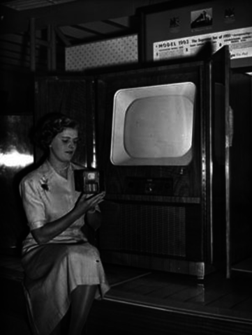 When was the first color tv invented?