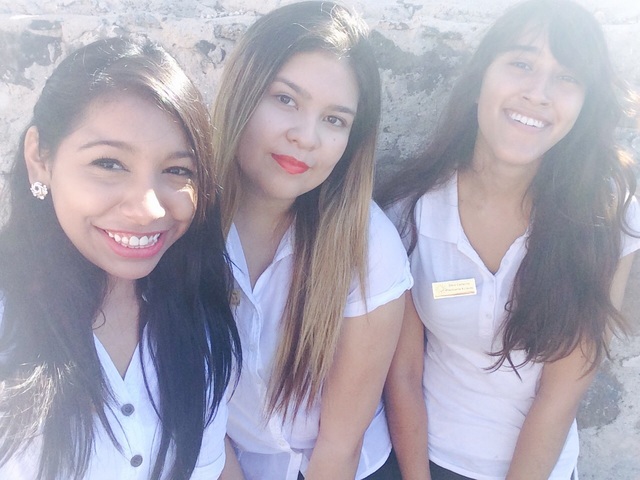 melissa y clara aciendo practicas