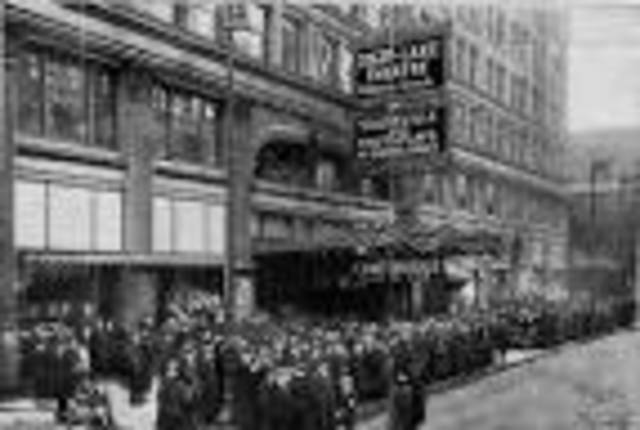 Vaudevilles begin showing short films