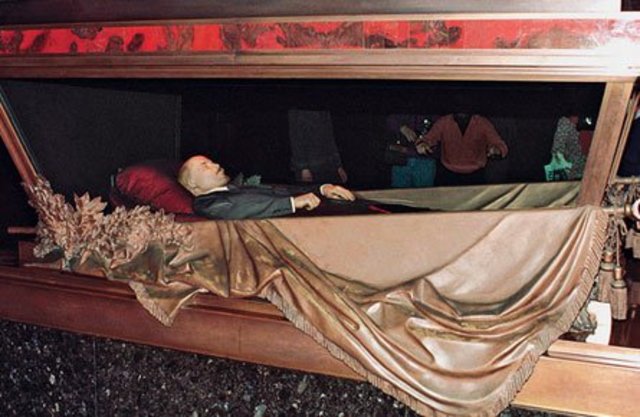 Vladimir Lenin dies and Josef Stalin becomes leader of the Soviet Union