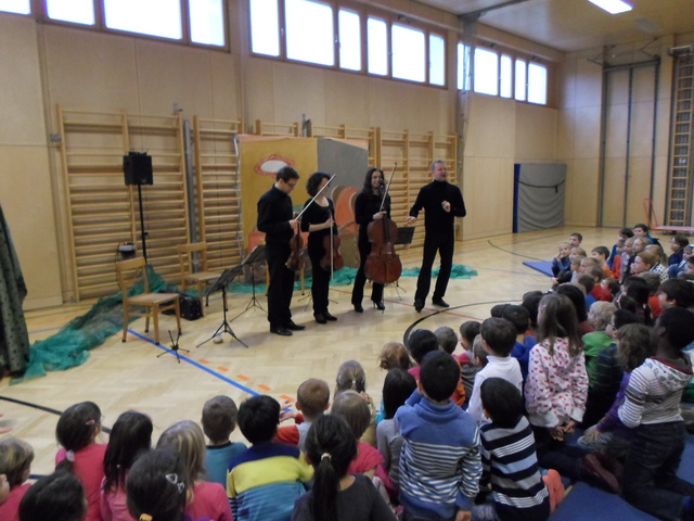 ΠΑΙΔΙΚΟ ΚΟΝΤΣΕΡΤΟ ΜΕ ΜΟΥΣΙΚΗ ΤΟΥ ΡΩΣΟΥ ΣΥΝΘΕΤΗ ''ΤΣΑΙΚΟΦΣΚΙ΄΄