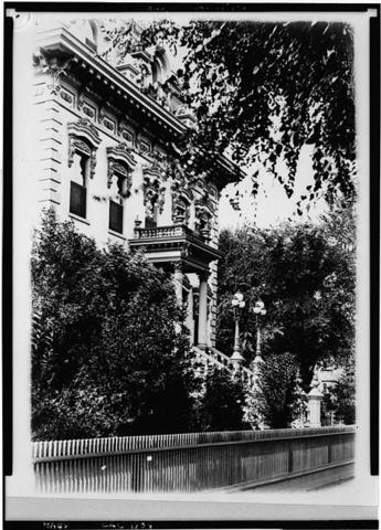 Dies in Palo Alto home